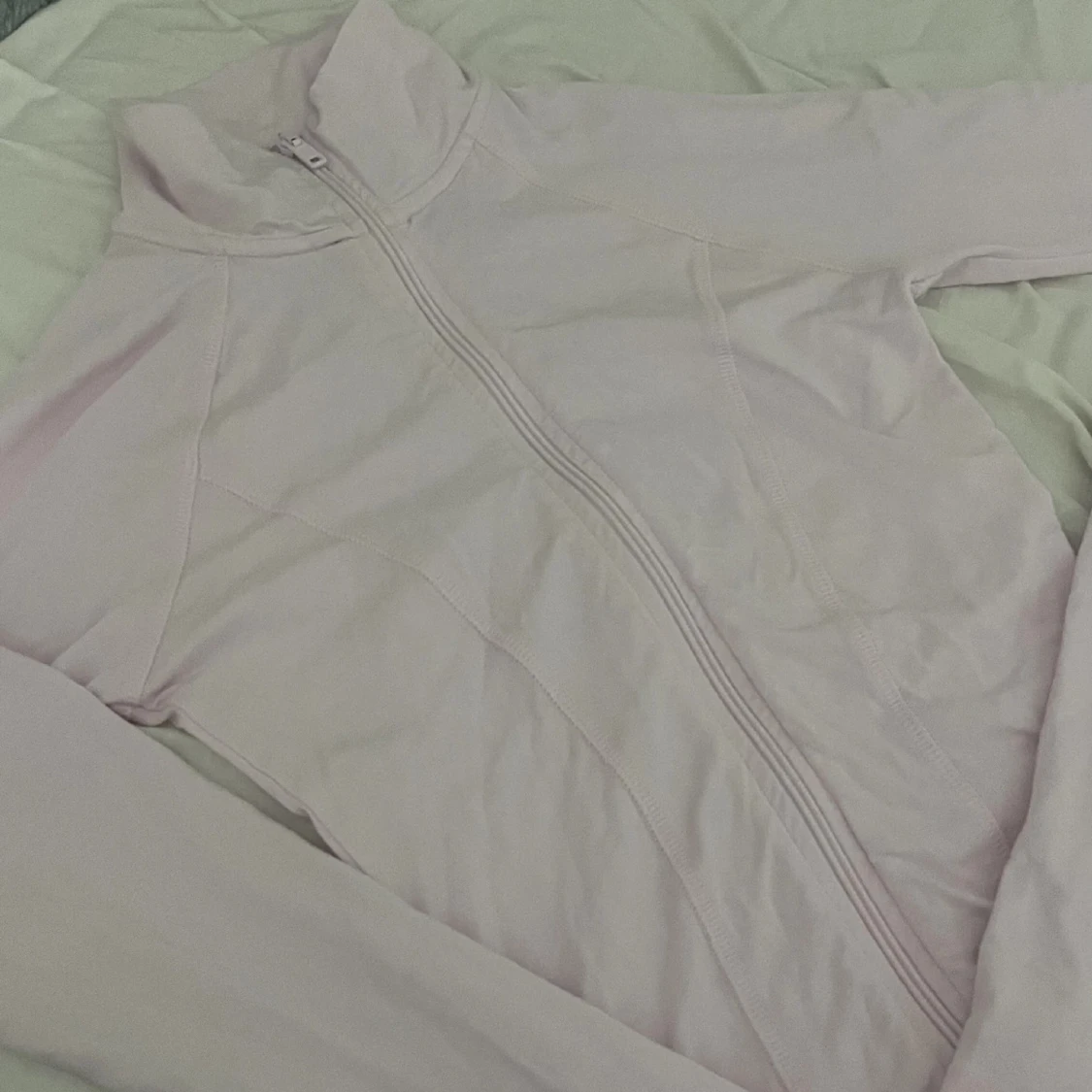 Ljusrosa träningströja från Gina Tricot - 2