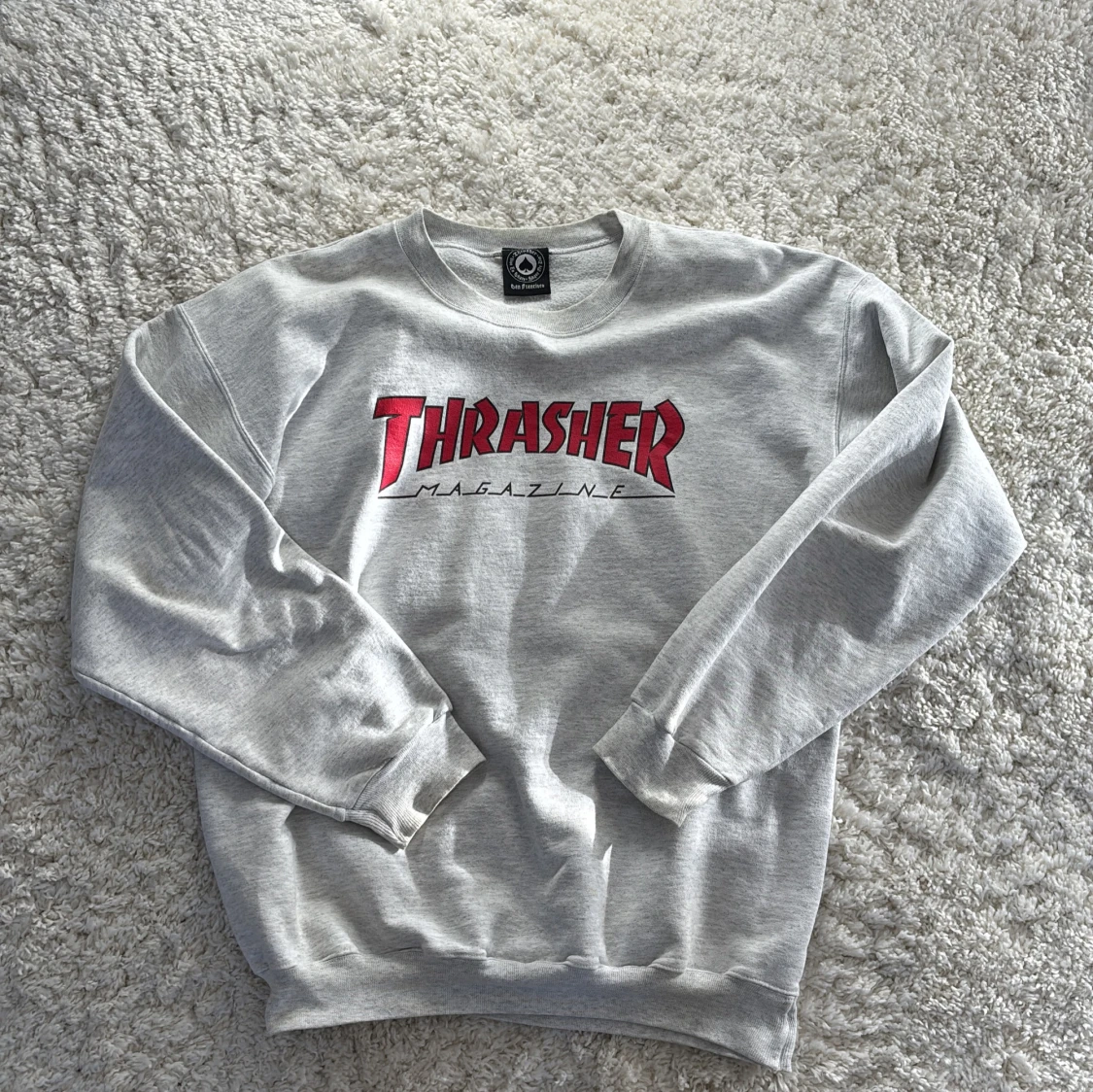 Grå sweatshirt från Thrasher