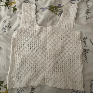 Vit virkad linne - Vitt själv-virkad linne 🩷