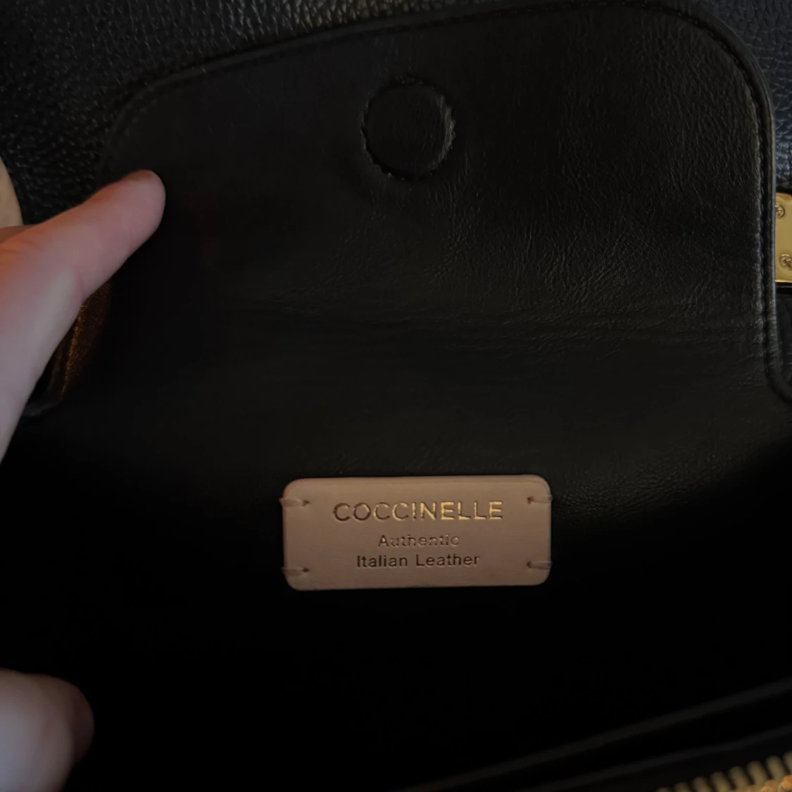 Svart axelväska från Coccinelle - 2