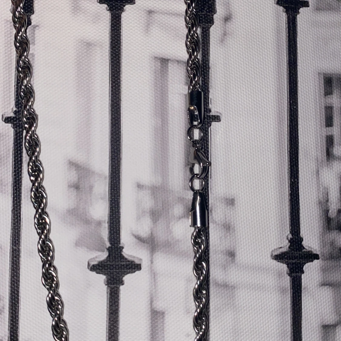 Silverfärgad kedja - 2