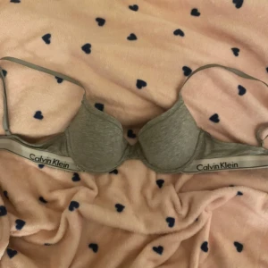 Calvin Klein bh - jättefin bh från calvin klein, den är i bra skick💓