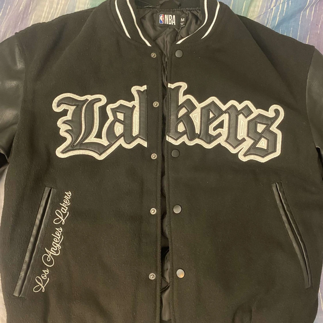 Svart Lakers bomberjacka