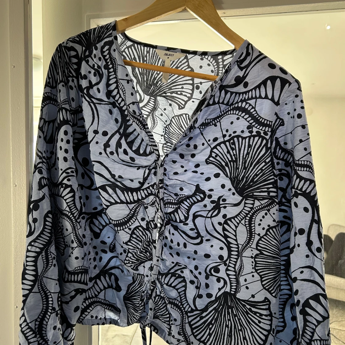 Blus ,38 i storleken 