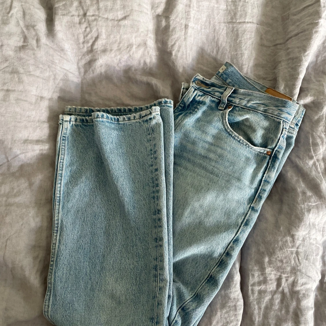 Blå jeans från Gina Tricot - 1