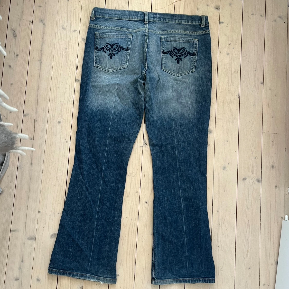 Blå bootcut jeans - 90