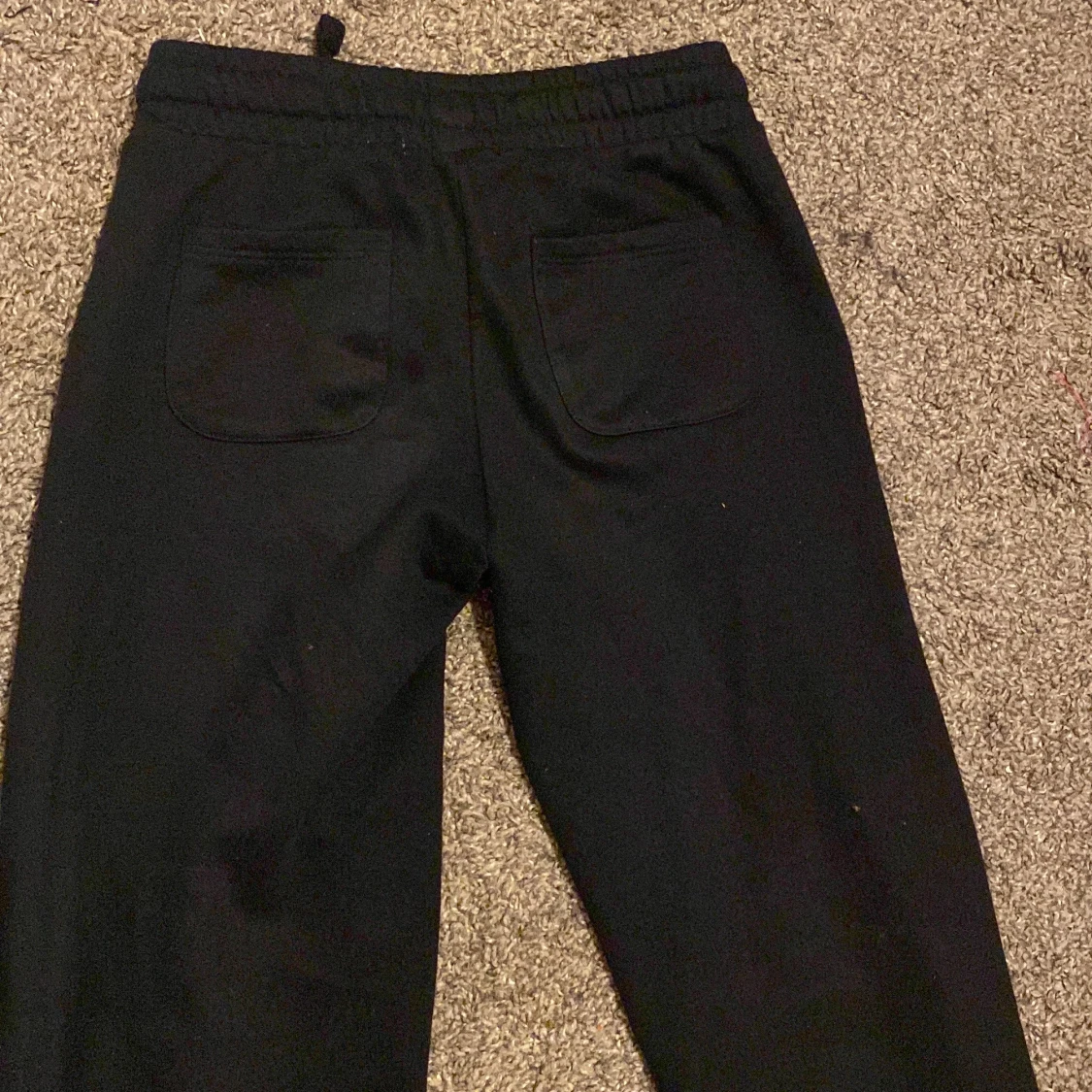 Svarta mjukisbyxor - 90