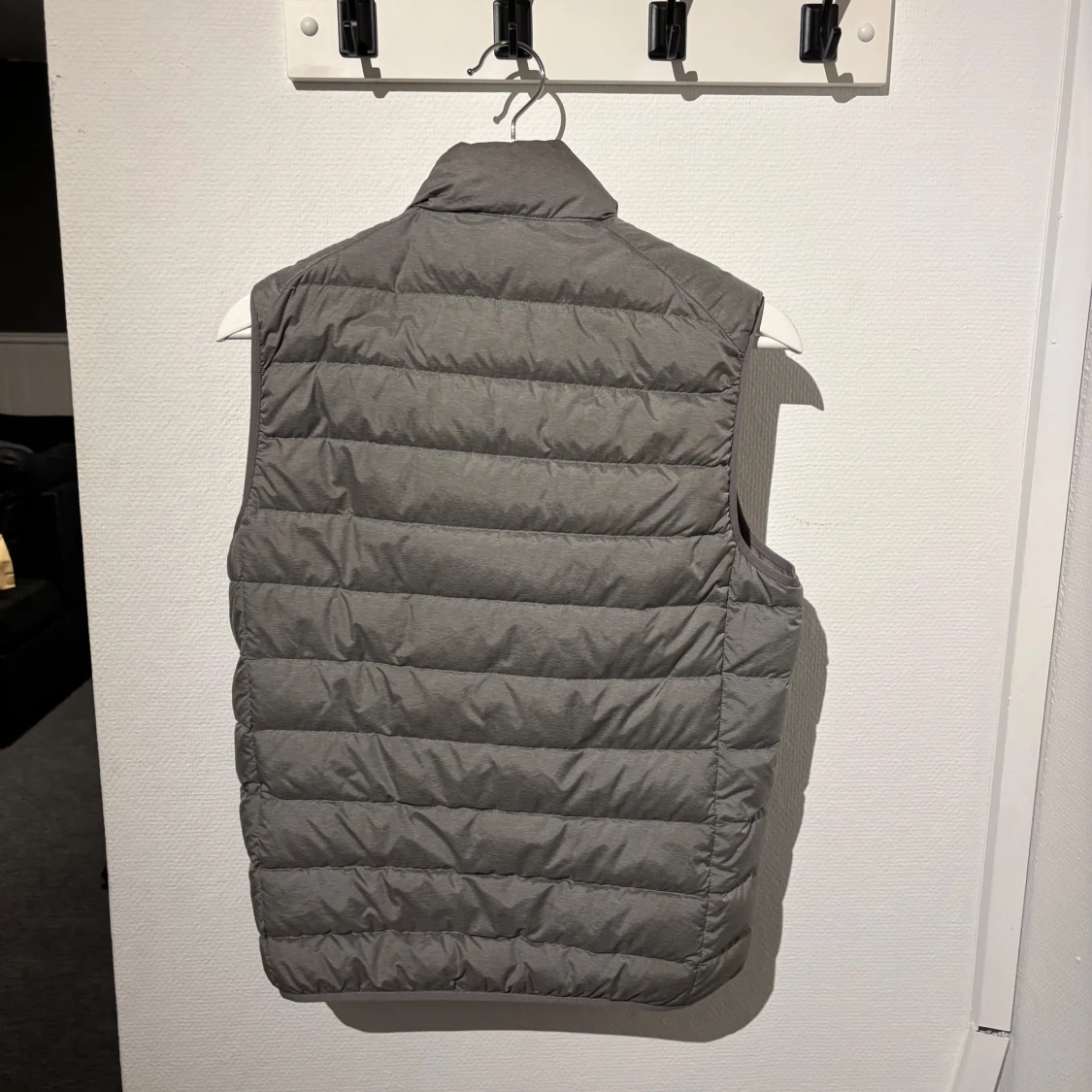 Grå dunväst Uniqlo - 90