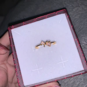 Silver ring - Ny, oanvänd, guldpläterad silverring, storlek 6