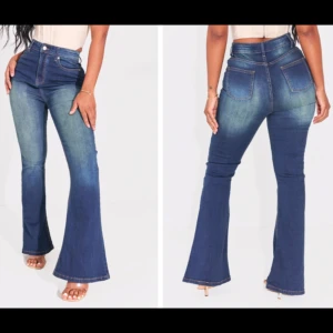 Blå bootcut jeans - Dm för mer information 🌸