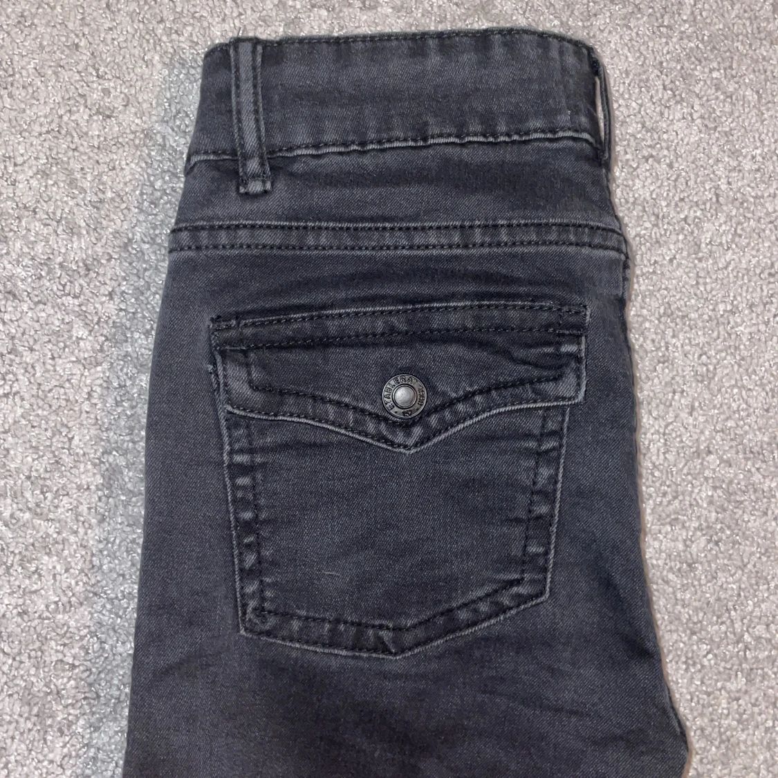 Svarta bootcut jeans från 157 - 92
