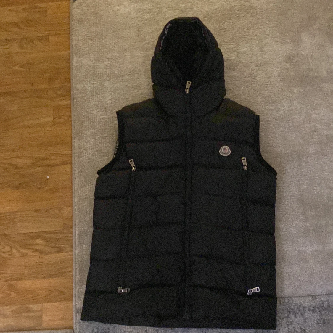 Svart dunväst från Moncler - 90