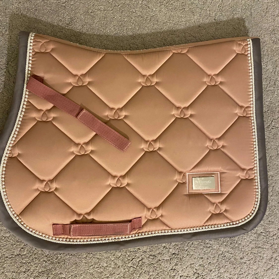 Rosa pink pearl equestrian schabrak 