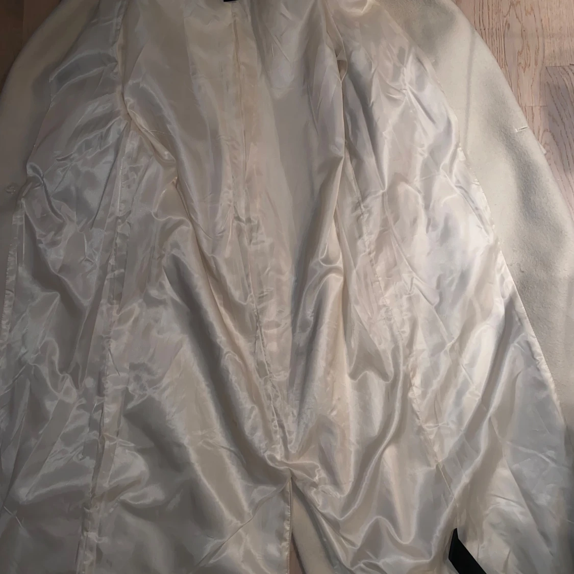 Beige kappa med knappar - 91