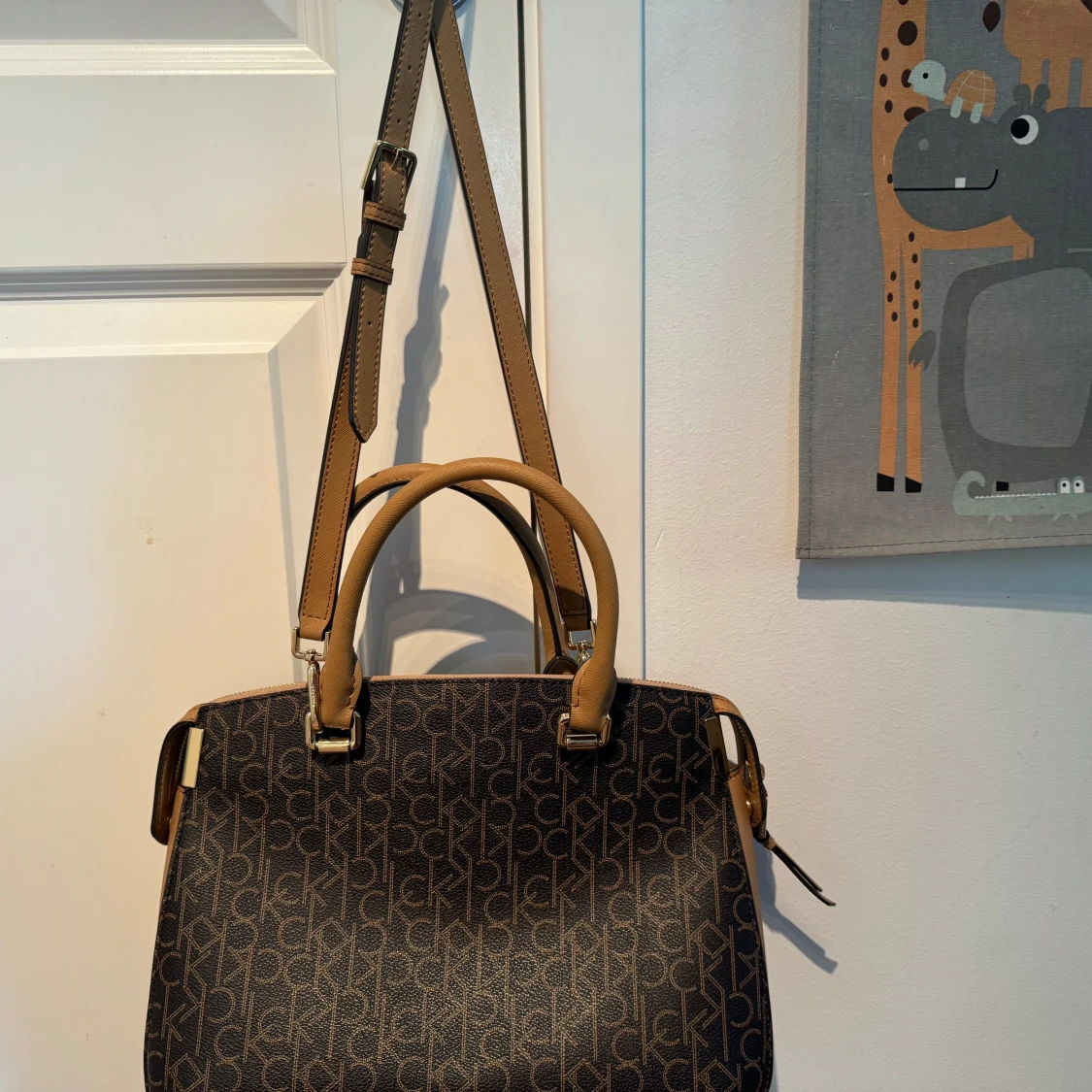 Brun axelväska från Calvin Klein - 90