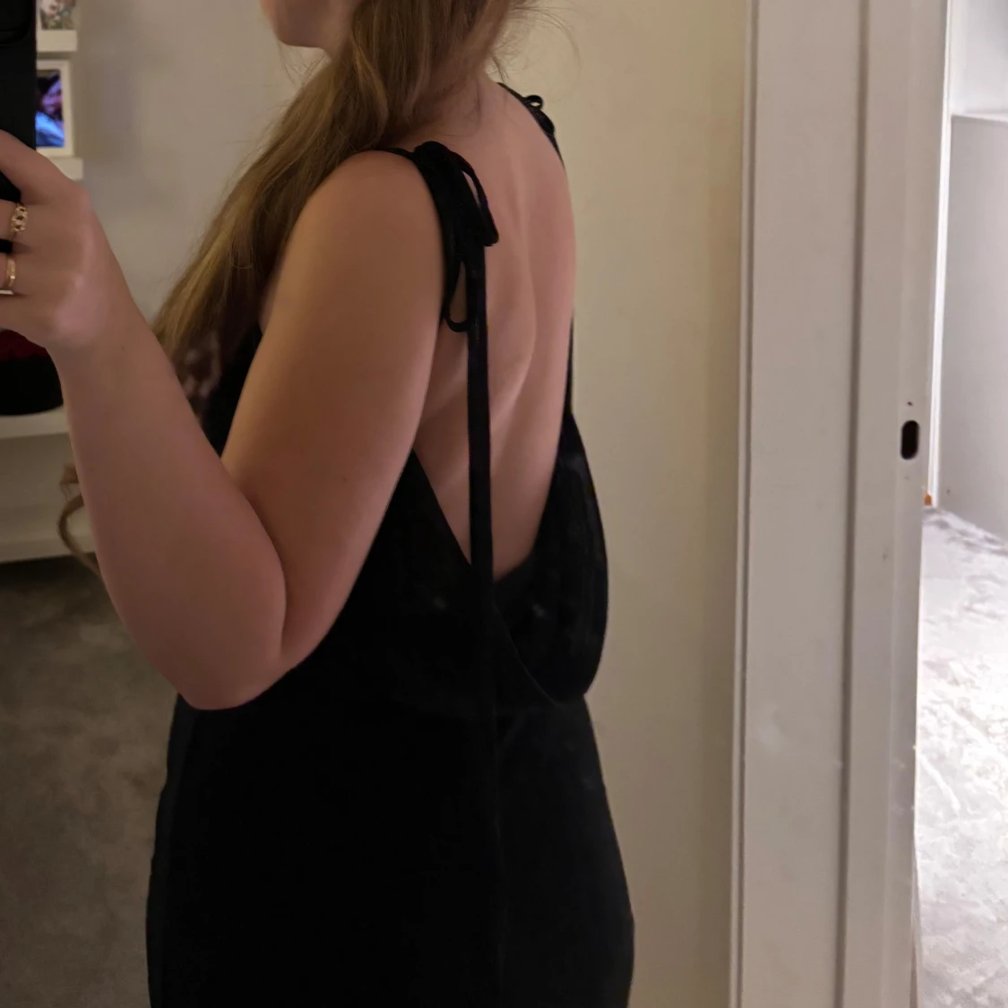 Svart glittrig klänning - 90