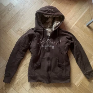 hoodie med päls - Vintage brun hoodie med päls i storlek S! Väldigt fint skick <3