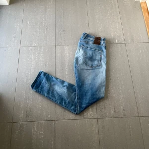 Replay Anbass jeans  - Säljer nu dessa Replay Anbass jeans, skriv för fler bilder/frågor🙌🏼