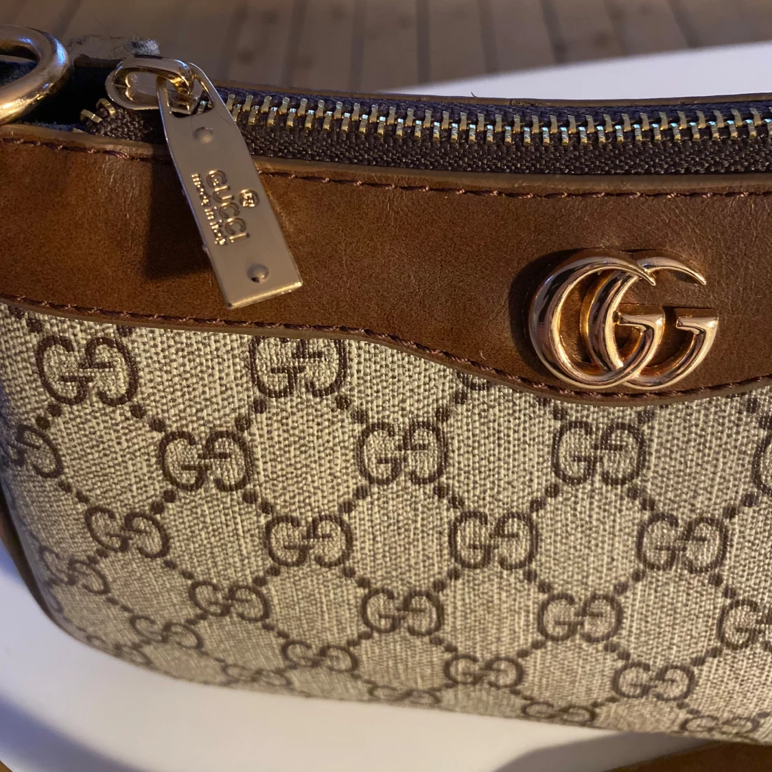 Beige och brun axelväska  - 91