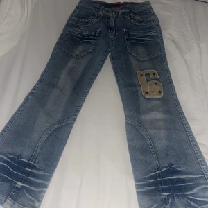Vintage jeans - Storlek xs, använda typ en gång. Kom privat för fler frågor. Bootcut