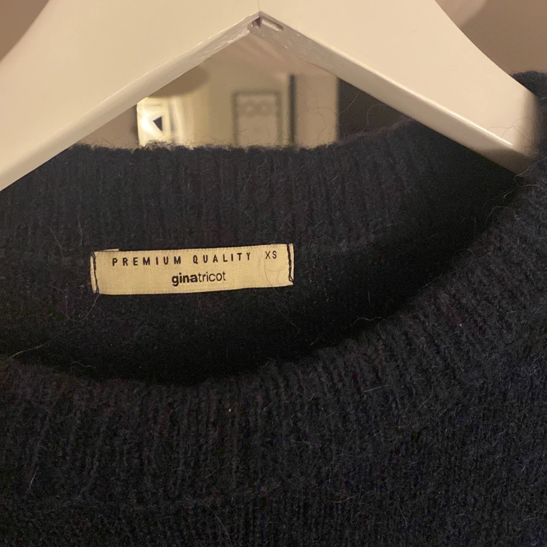 Mörkblå tröja från Gina Tricot - 90