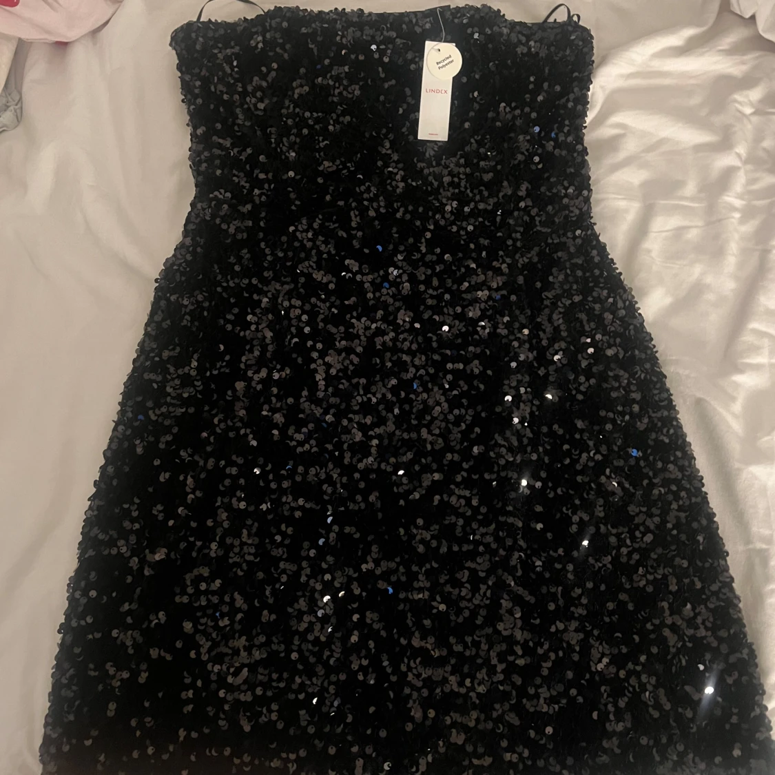 Svart paljettklänning - 91