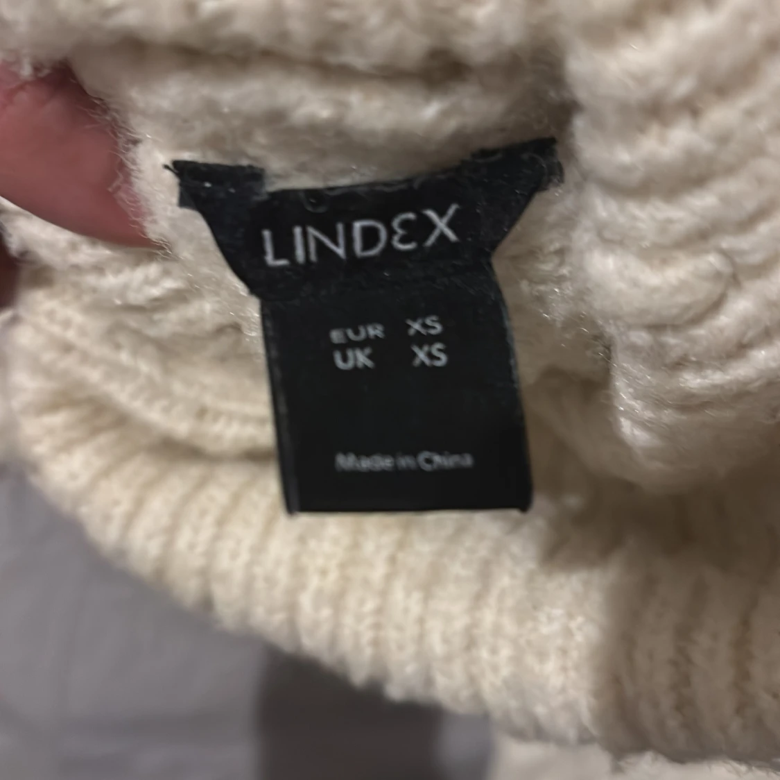 Vit stickad polotröja - 93