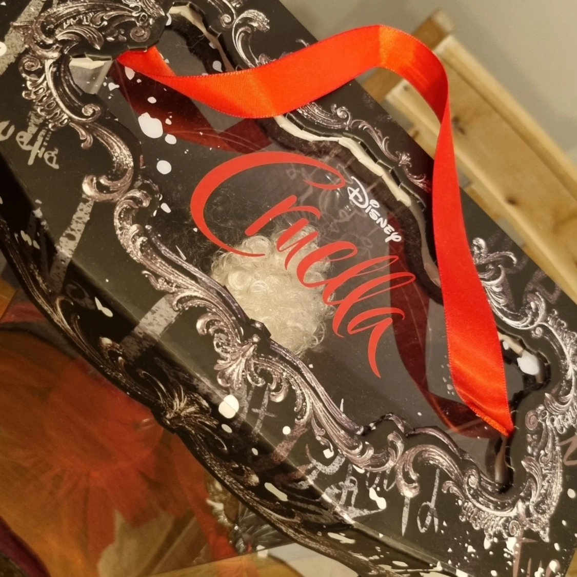 Disney Cruella de Vil docka limited edition - 90