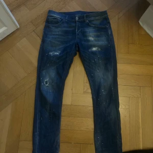 Dondup Jeans - Stilrena dondup jeans i mycket bra skick! Modellen är George.