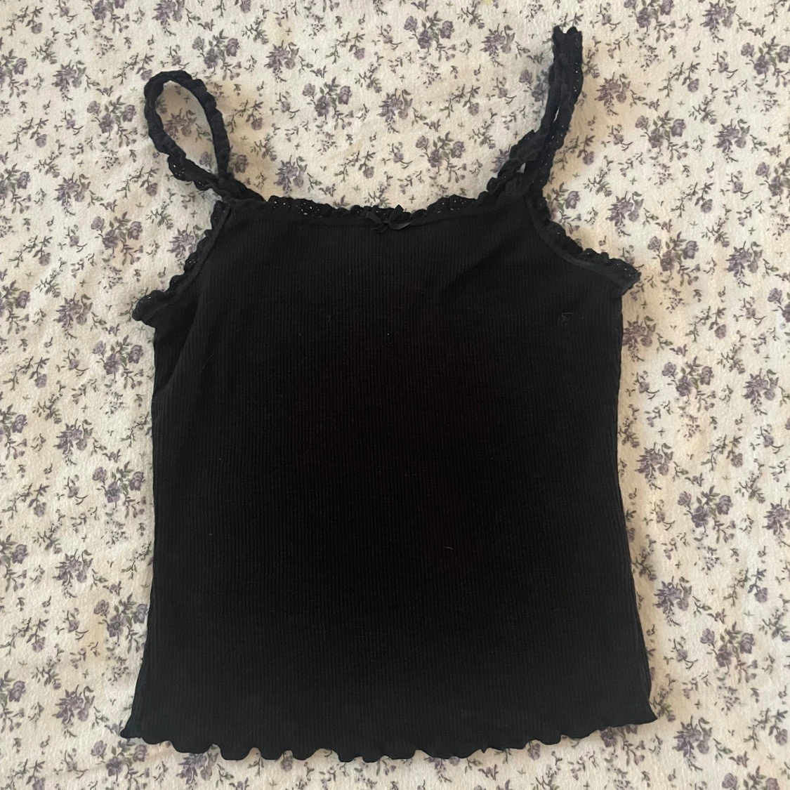 Svart ribbad linnetopp - 90