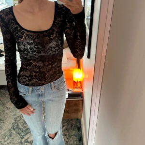 Svart spets body - Nästan oanvänd svart body💌så fin!