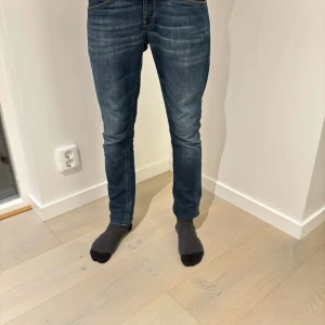 Dondup George Jeans - Dondup | Modell-George | W29 | Inga defekter | Hör av dig vid minsta lilla fundering 💭 |