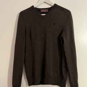 Stickad Morris tröja - Väldigt fin Morris tröja (100% merinoull) använd fåtal gånger. Nypris:1400 mitt pris 699