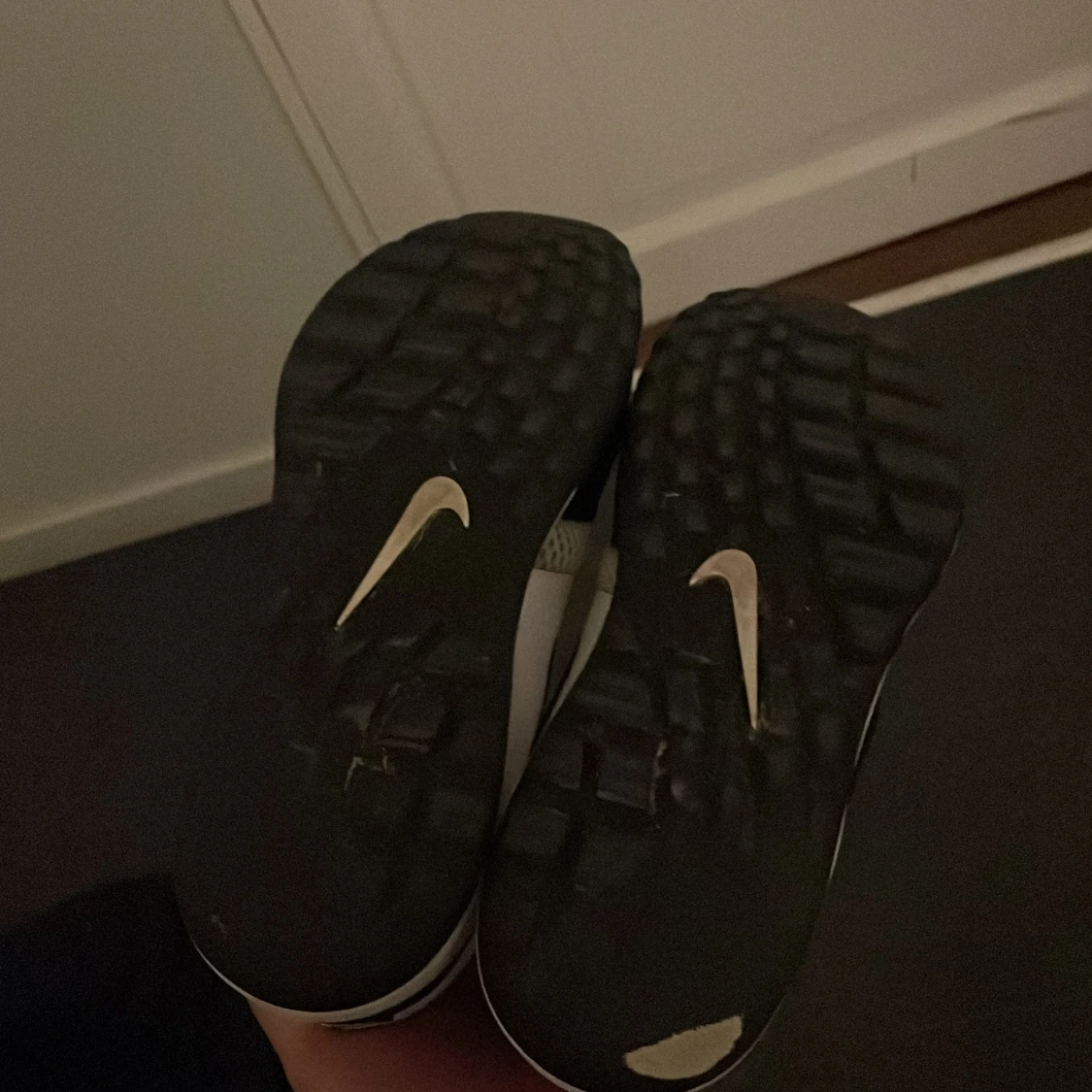 Nike skor storlek 42.5  kan diskutera pris  - 3