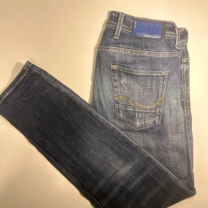 Jack & Jones jeans - MYCKET FINT SKICK! | Storlek W31/L32 | Slimfit | Feta slitningar! hör av dig vid frågor! 
