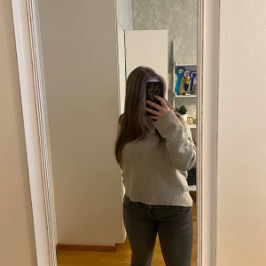 Lågmidjade bootcut jeans - Gråa lågmidjade bootcut jeans från Gina Young Storlek 158