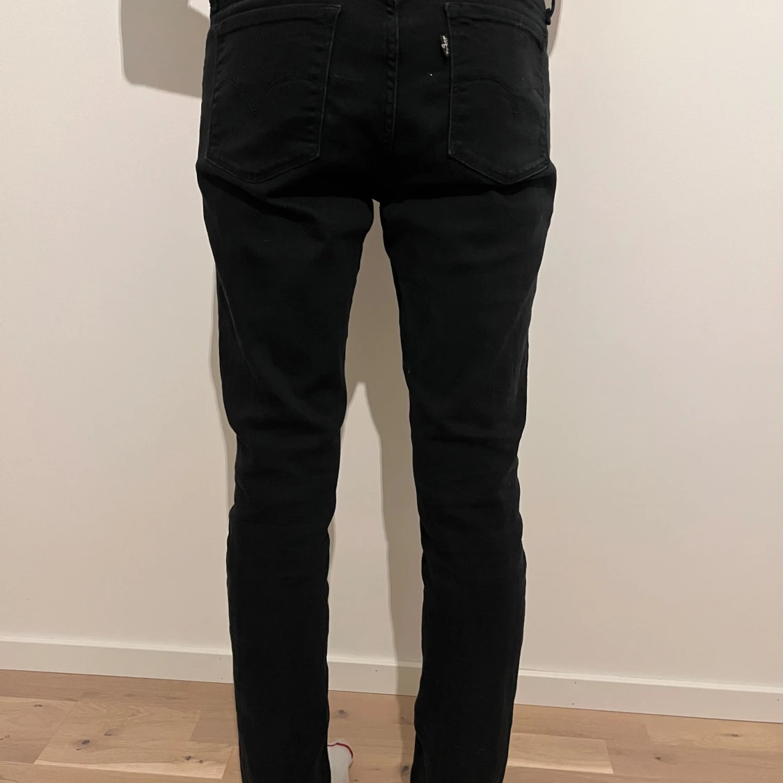 Svarta slim jeans från levis - 2