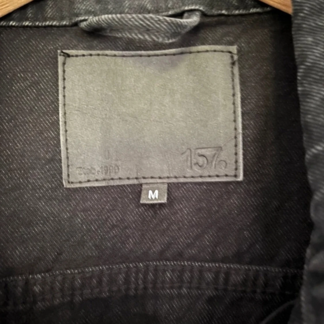 Svart jeansjacka - 2