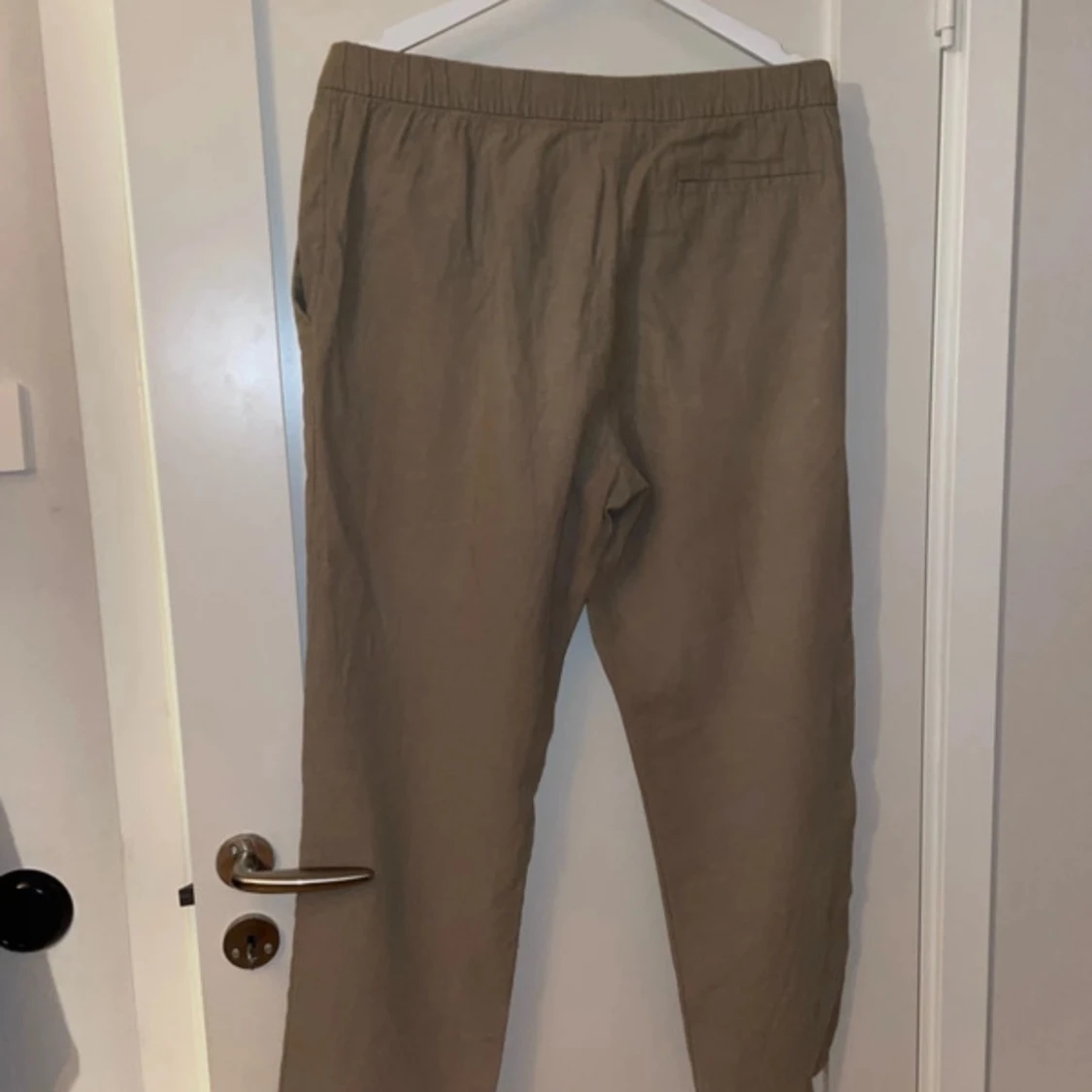 Beige byxor från H&M - 3