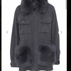 Custommade jacka grå - Intressekoll på min super fina custommade jacka. Älskar denna men den kommer knappt till användning, därav Intressekollen💗