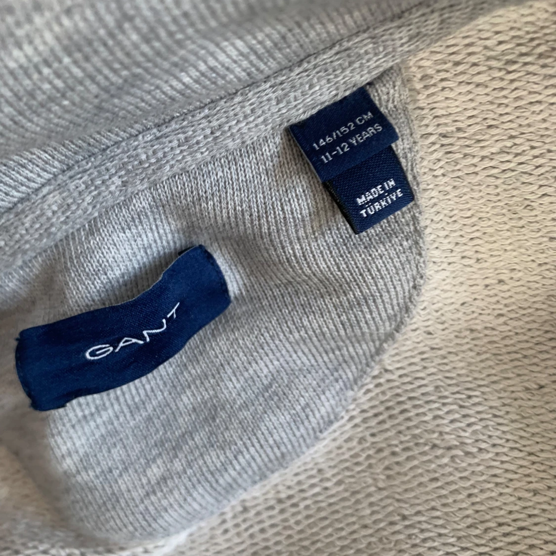 Grå zip hoodie från Gant - 2