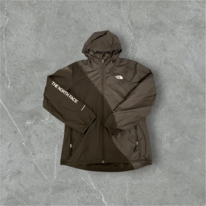 Svart vindjacka från The North Face - Använd några gånger!!