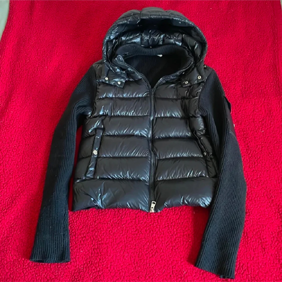 Svart pufferjacka från Moncler - 1