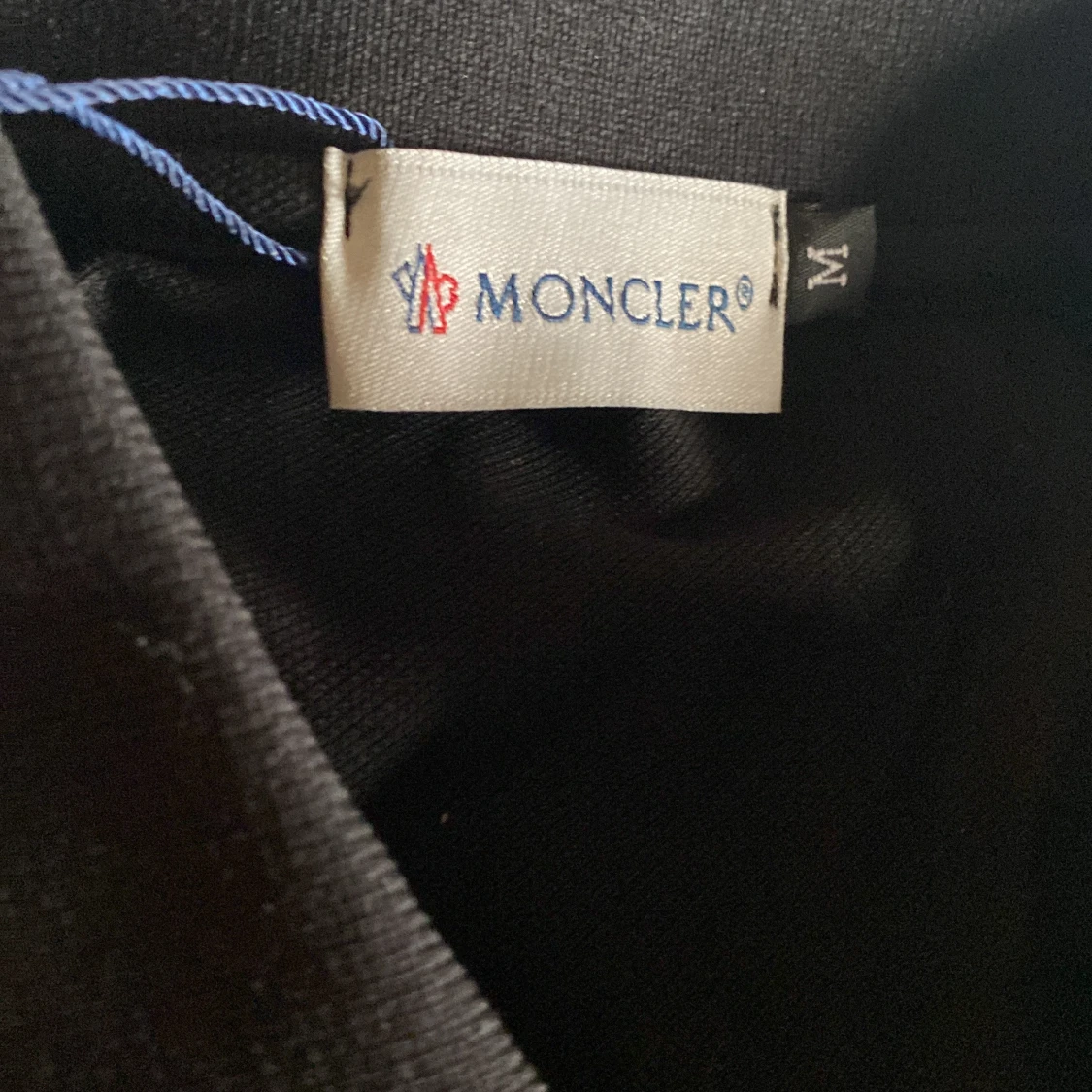 Svart pikétröja från Moncler - 90