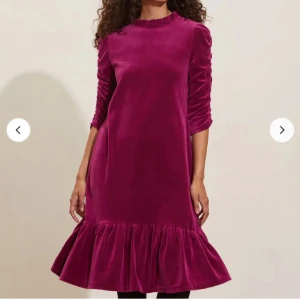 Klänning  - En helt ny och oanvänd klänning med alla etiketter kvar. Från odd molly i storlek xs :)) Priset kan diskuteras vid snabb affär! 