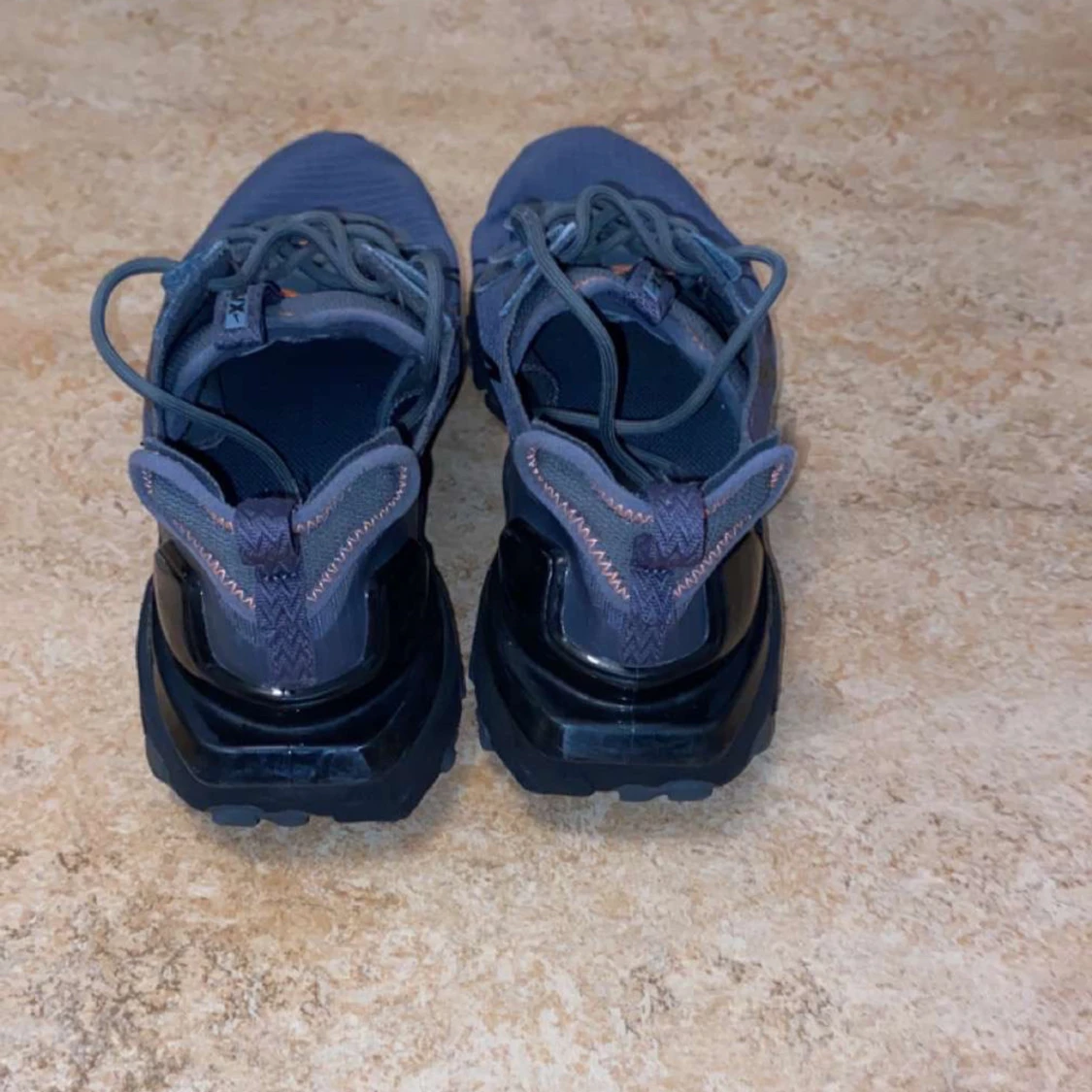 Nike reacts ny skick  - 92