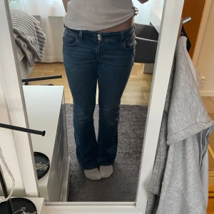 Lågmidjade bootcutjeans  - Säljer dessa jeans från gina young då de inte kommer till användning längre❤️Storlek 170, köpta för 300