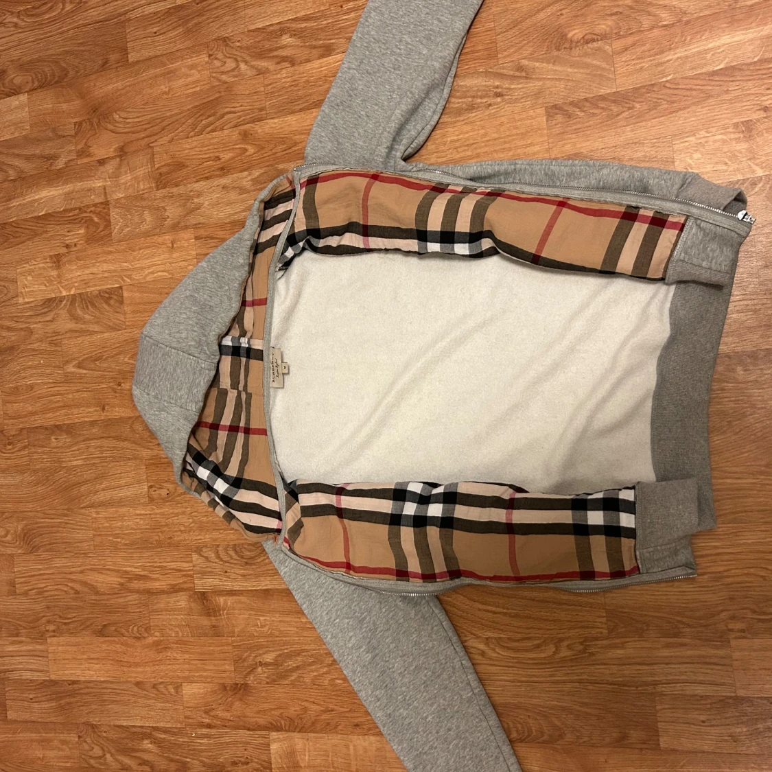 Grå hoodie från Burberry - 92