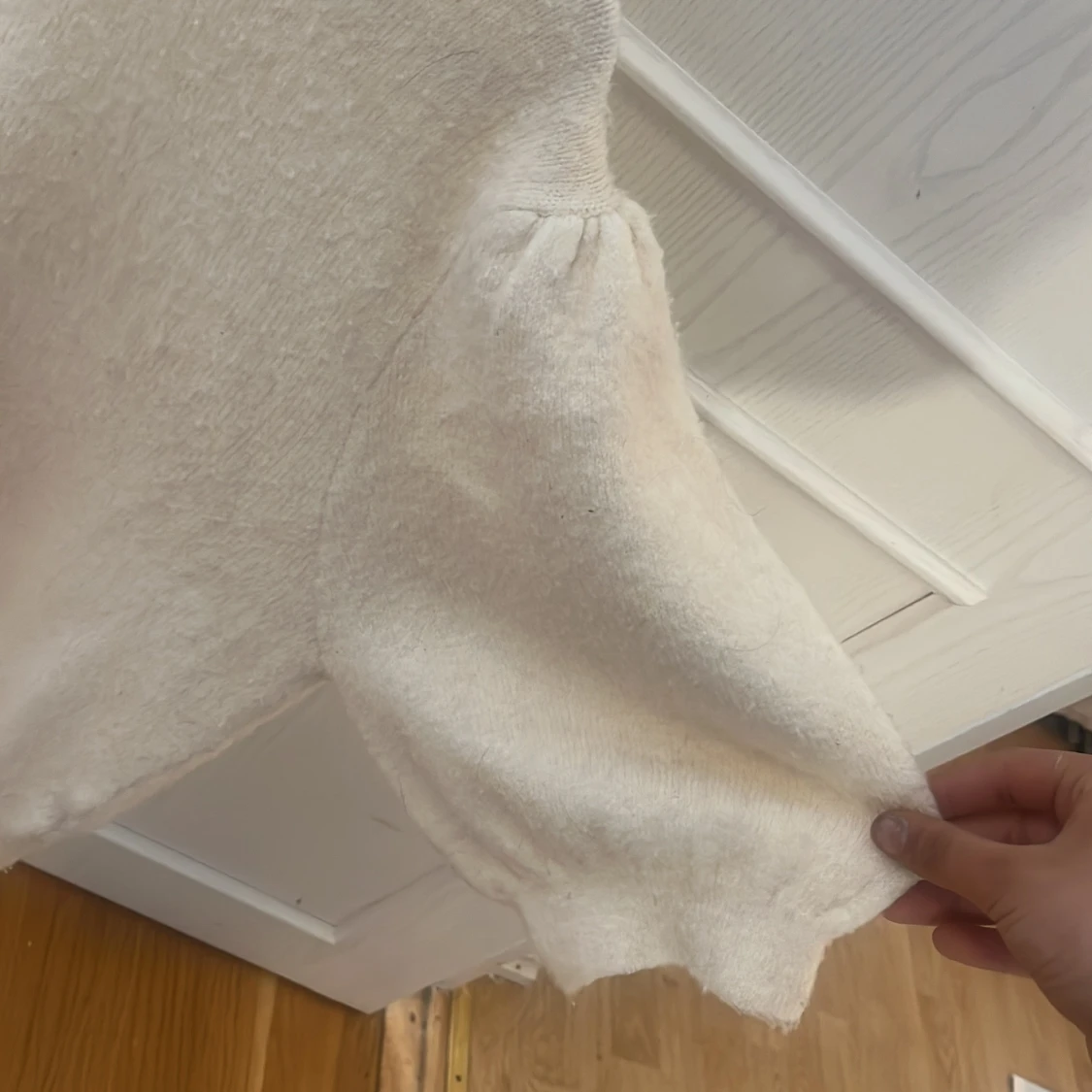 Vit tröja från Gina Tricot - 90