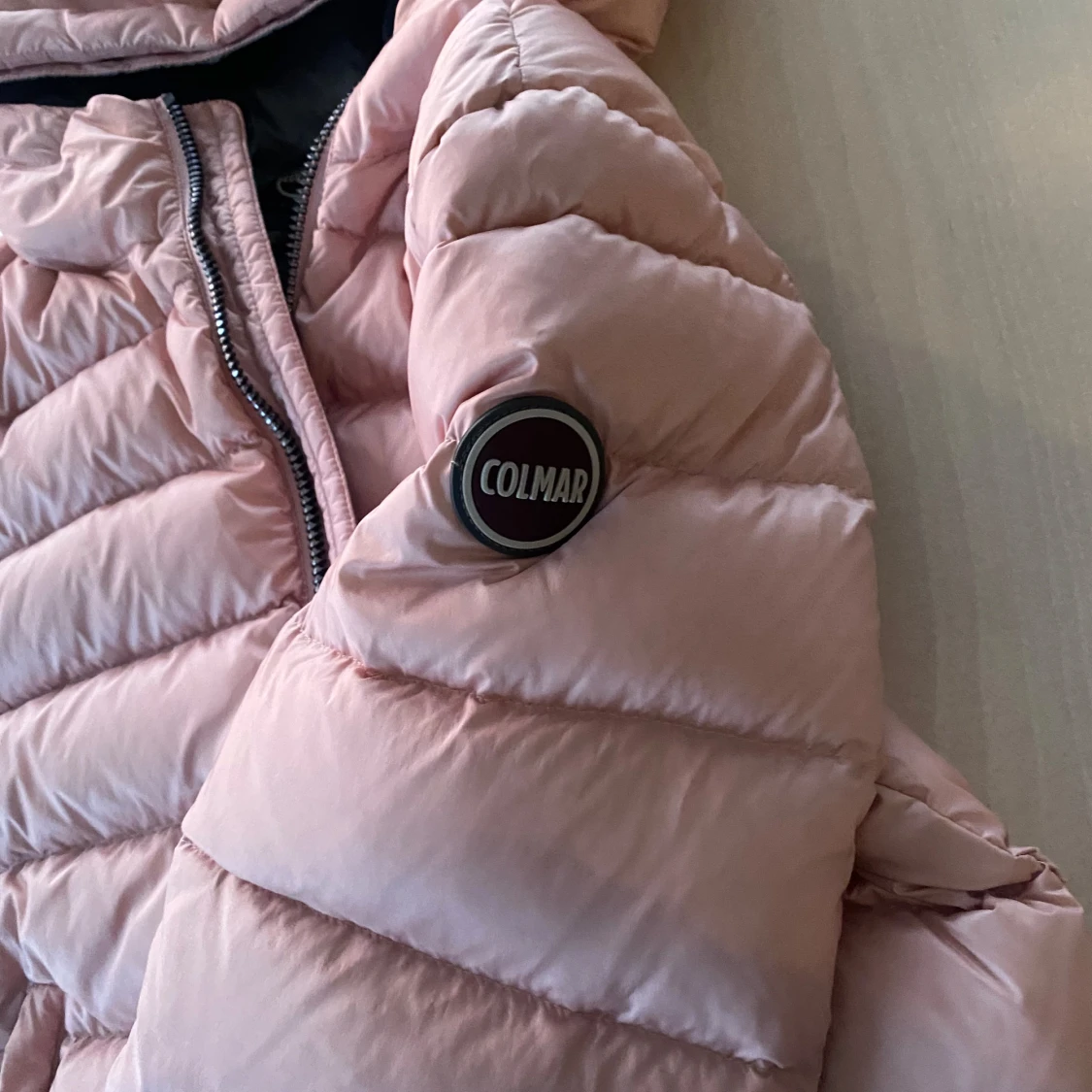 Rosa pufferjacka från Colmar i nyskick - 90